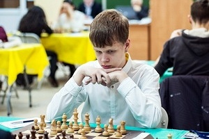 Владислав Артемьев и Мери Арабидзе добились побед в турнирах гроссмейстеров-студентов